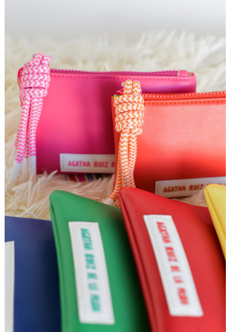 AGATHA RUIZ DE LA PRADA  MONEDERO LISO POMPÓN